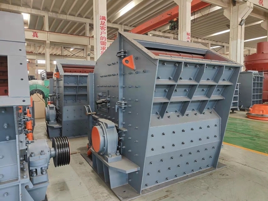 Unter technischer Anleitung Anlage 50-300 T/H Kalkstein Granit Schlagbrucher