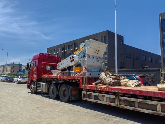 Installation unter technischer Leitung Eisen Grau Mineral Hammer Mühle Mica Schleifmühle
